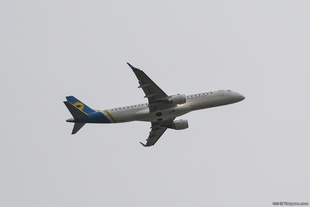 Embraer ERJ-190LR