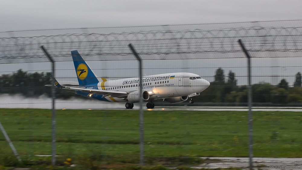 Boeing 737-500