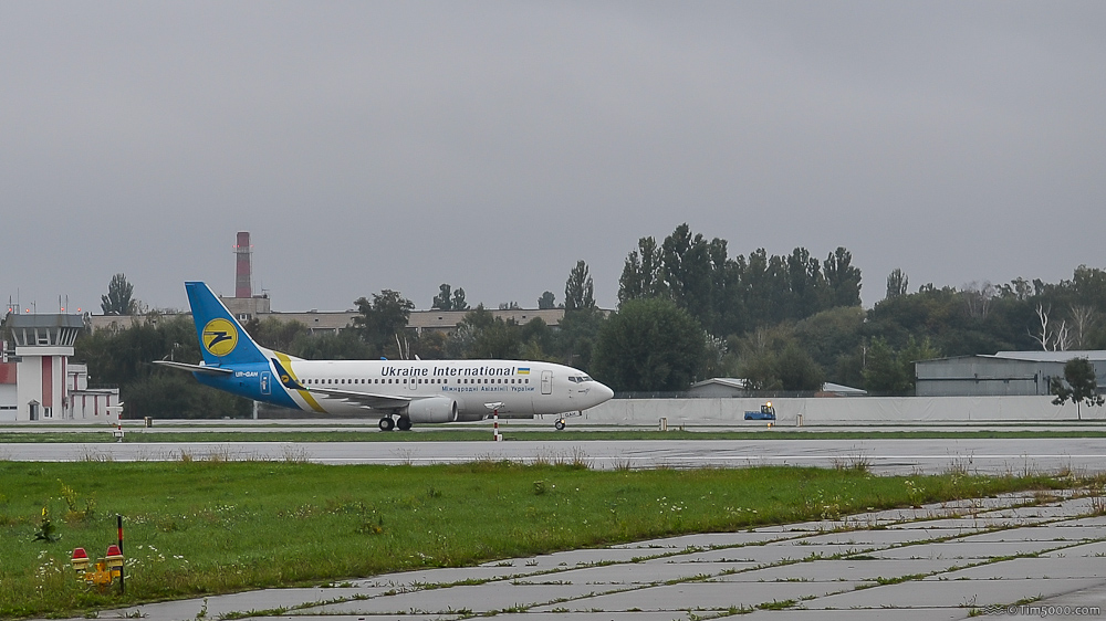 Boeing 737-300 Маугли
